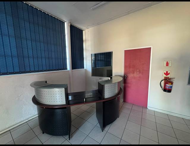 683M² WAREHOUSE TO LET IN SPARTAN